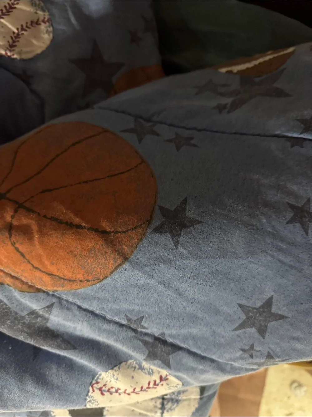 Twin Blue Sports Print Quilt / comforter with Basketballs, Footballs & Baseballs